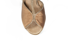 Carica l'immagine nel visualizzatore di Gallery, Open toe, silver linings & beige soles of Megan Nude Social Dance Shoes