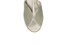 Carica l'immagine nel visualizzatore di Gallery, Megan Gold Ladies Social Dance Shoes - Anita Flavina